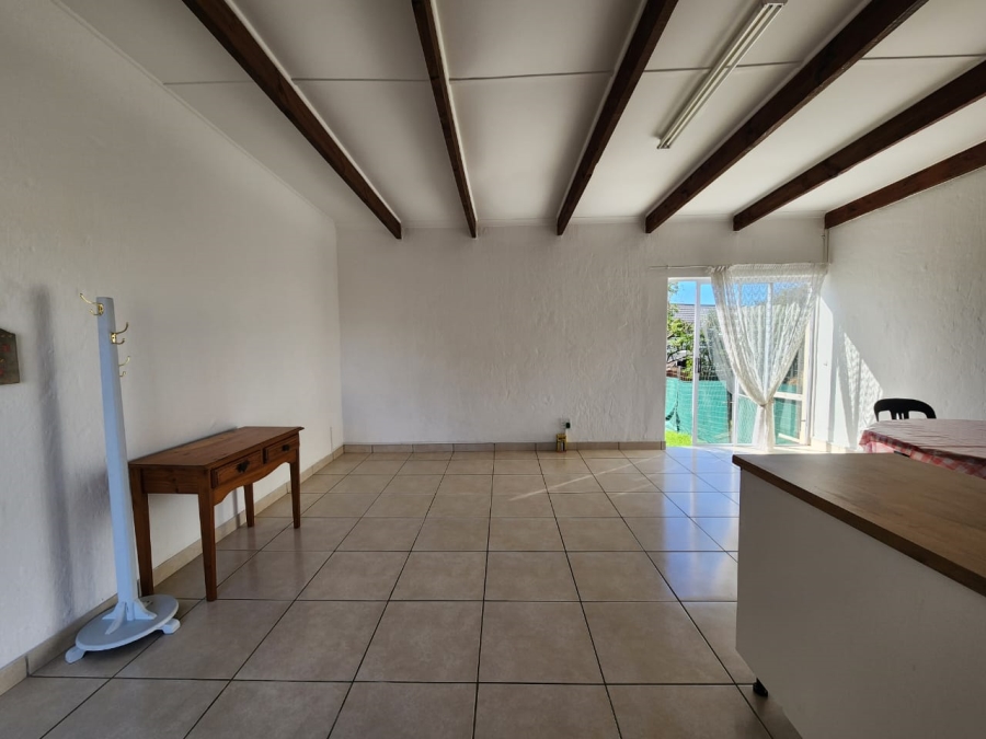 To Let 1 Bedroom Property for Rent in Beacon Bay Eastern Cape